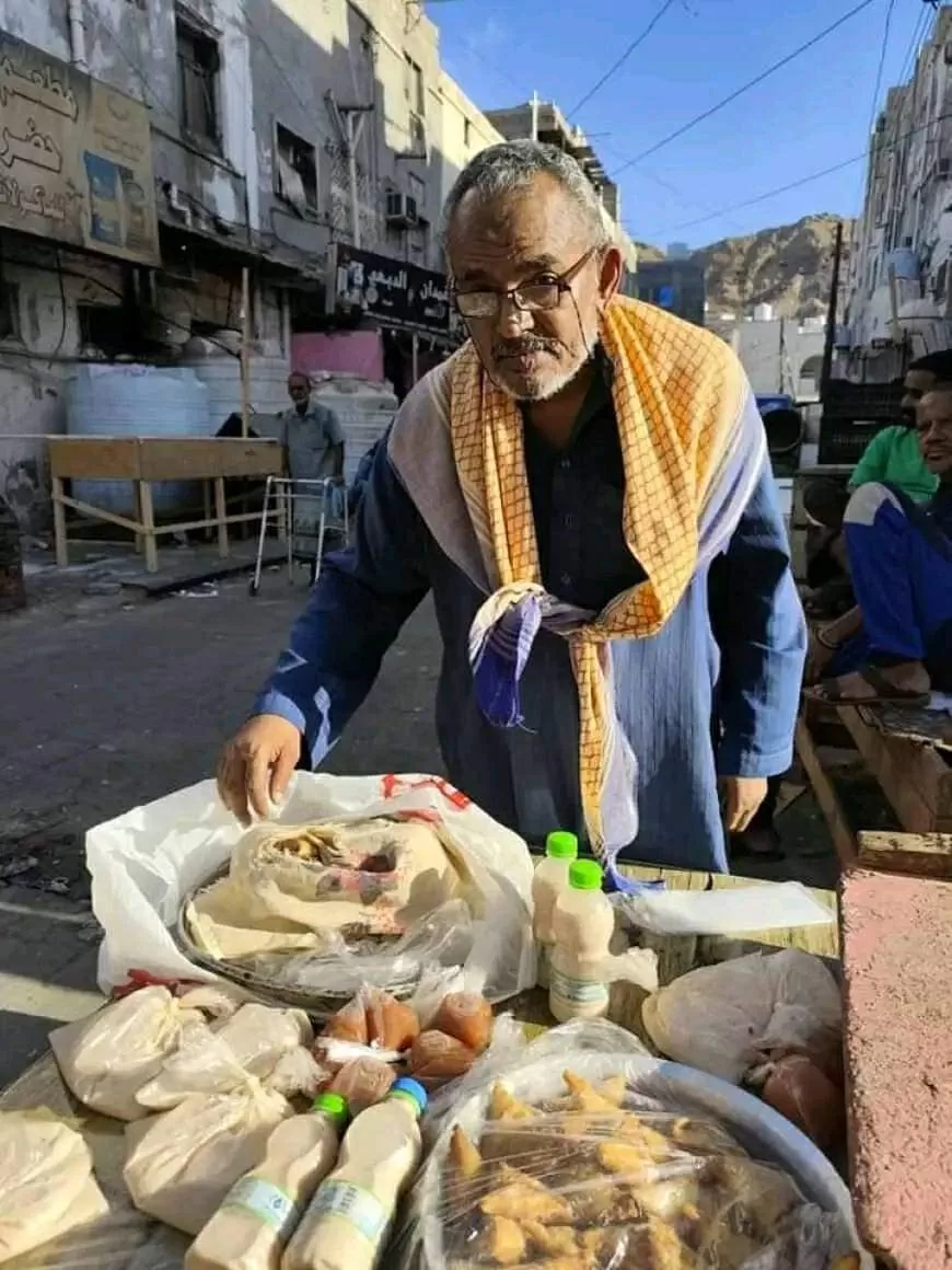 أخبار وتقارير: قصة بروفيسور يمني يبيع اللحوم في رمضان بسبب أزمة الرواتب والبؤس الشديد