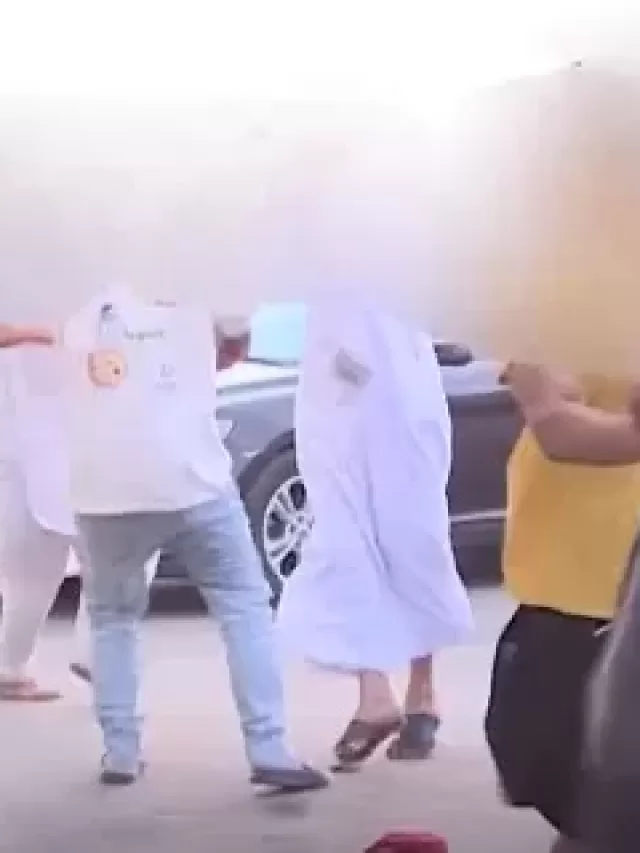 “أنهى التسبيح واندمج في المشاجرة”.. فيديو طابور التميس في الرياض يرصد سيناريو غير متوقع.